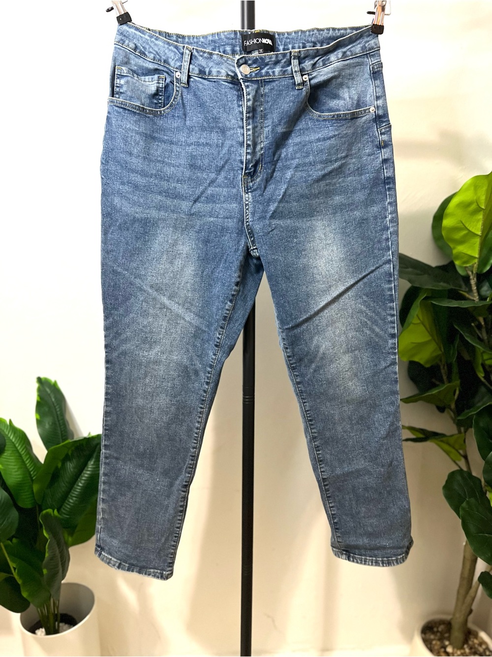 Fashion Nova Size 16 High Rise Straight Leg Jeans Medium Wash Stretch